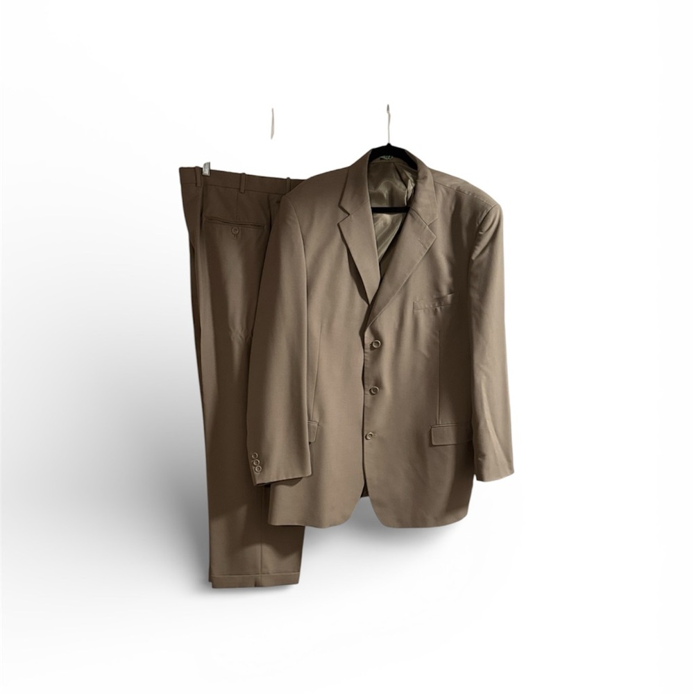 Men's Taupe Two-Piece Suit Jacket & Pants